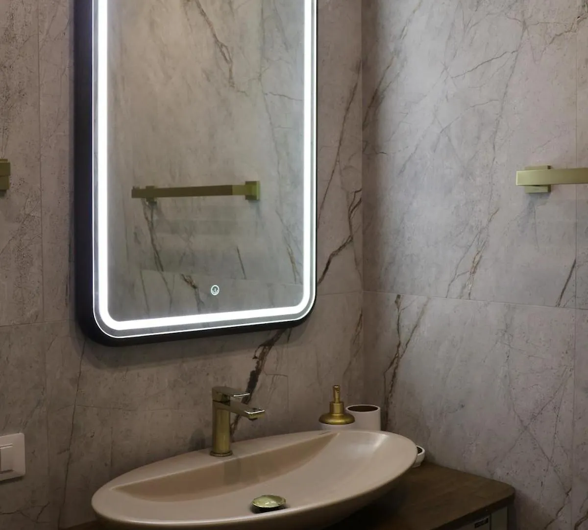 Central Retreat Chic In The Heart Of Tirana Apartment