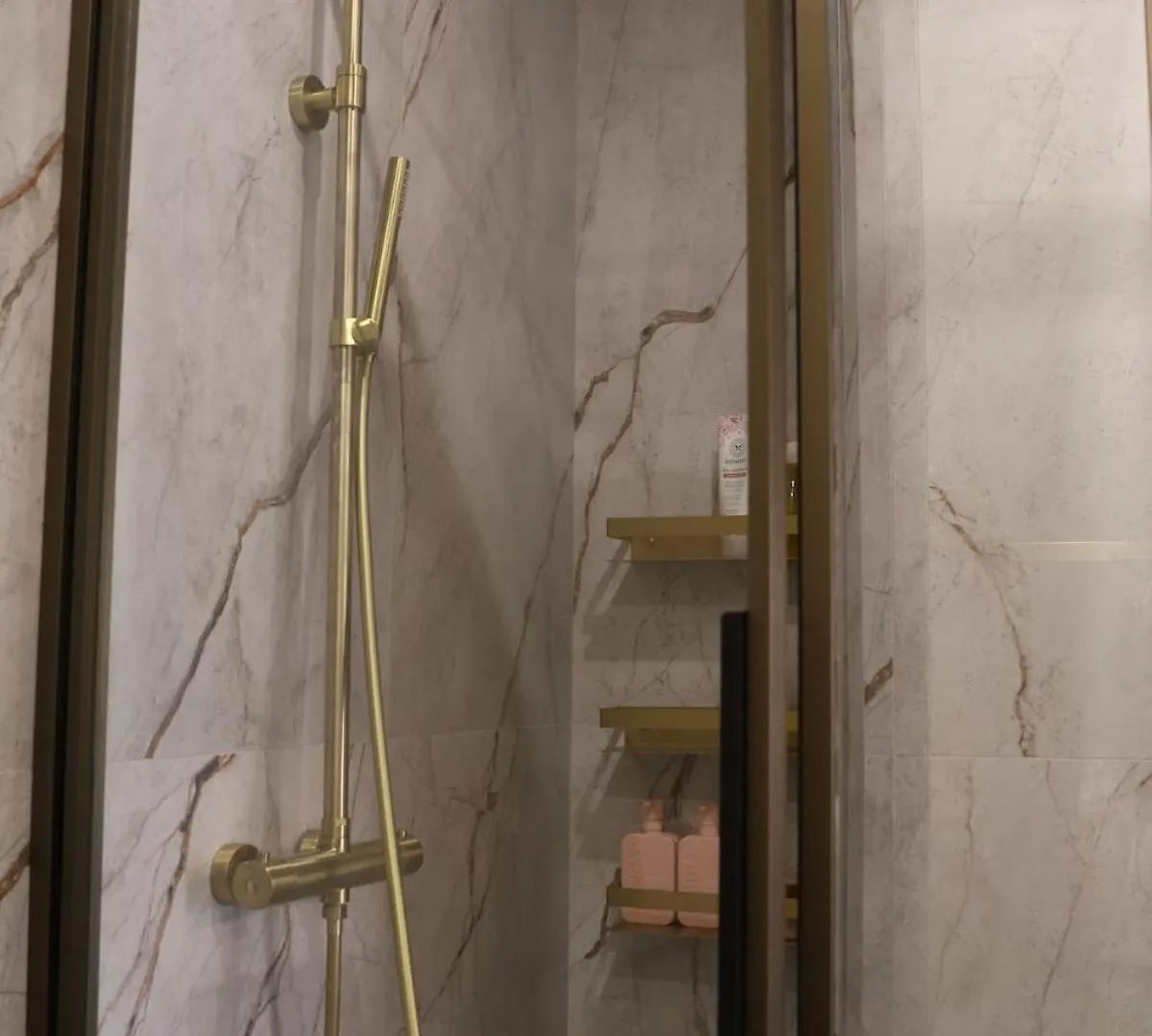 Central Retreat Chic In The Heart Of Tirana Apartment